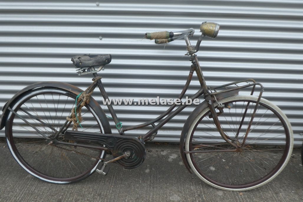 Antieke damesfiets "Paris Sports"