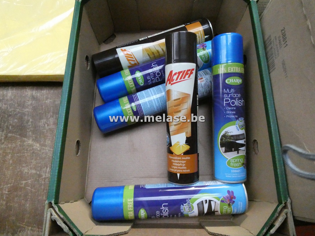 Spuitbussen "meubel polish"