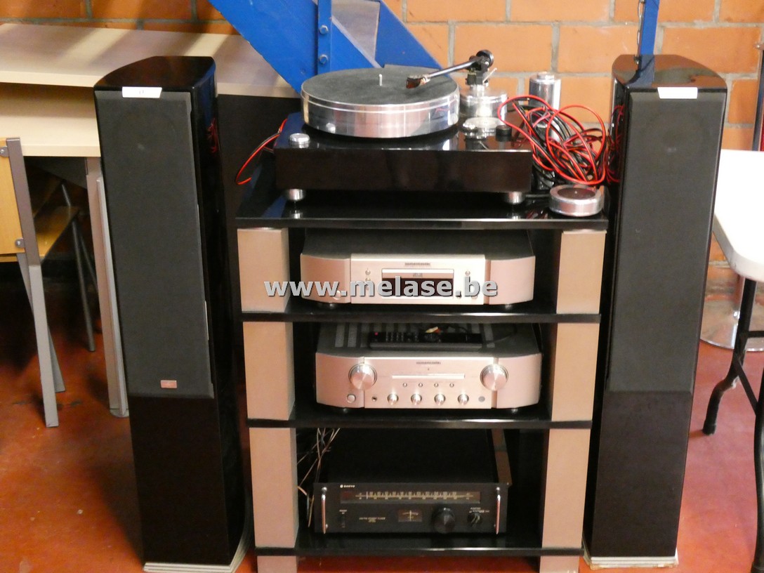 Stereo met meubel
