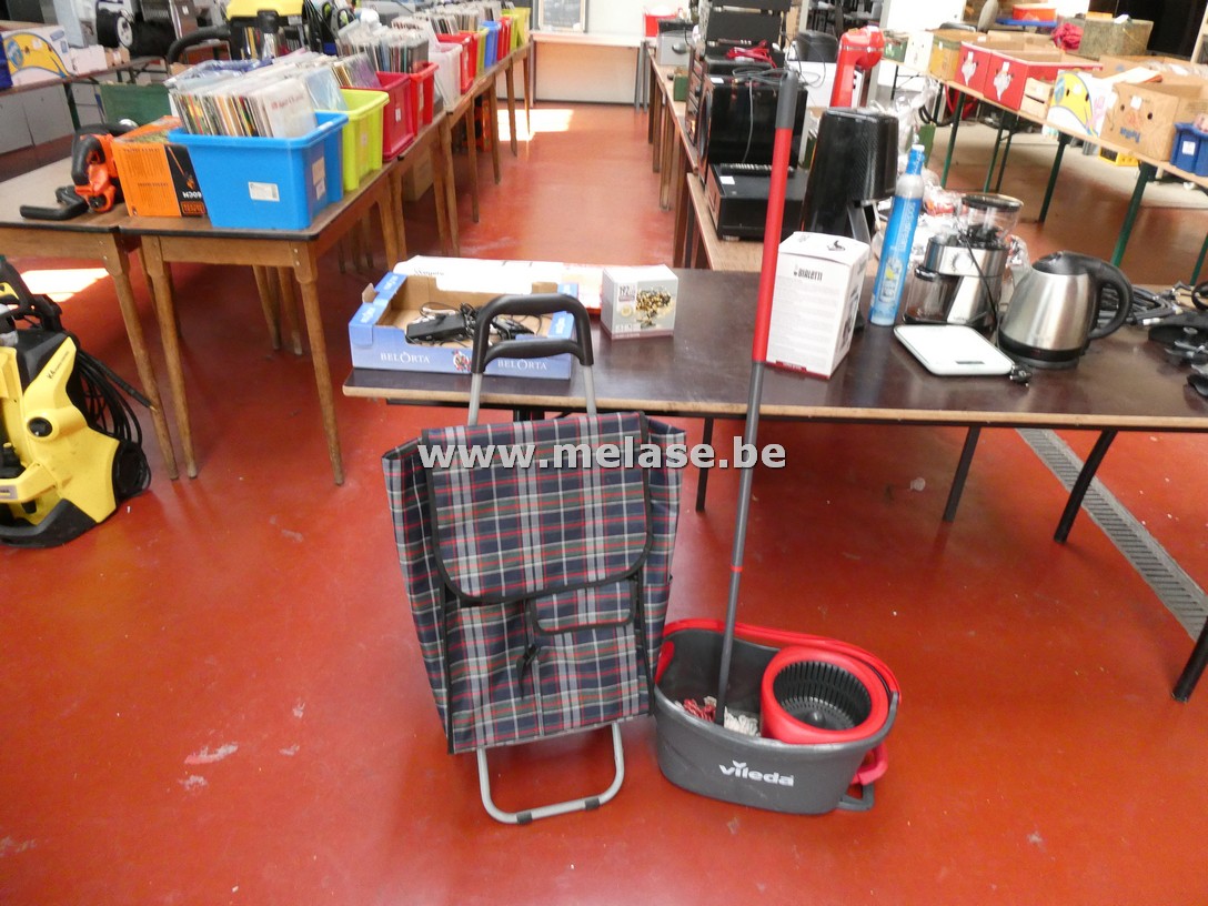 Winkeltrolley + poetsemmer "Vileda"
