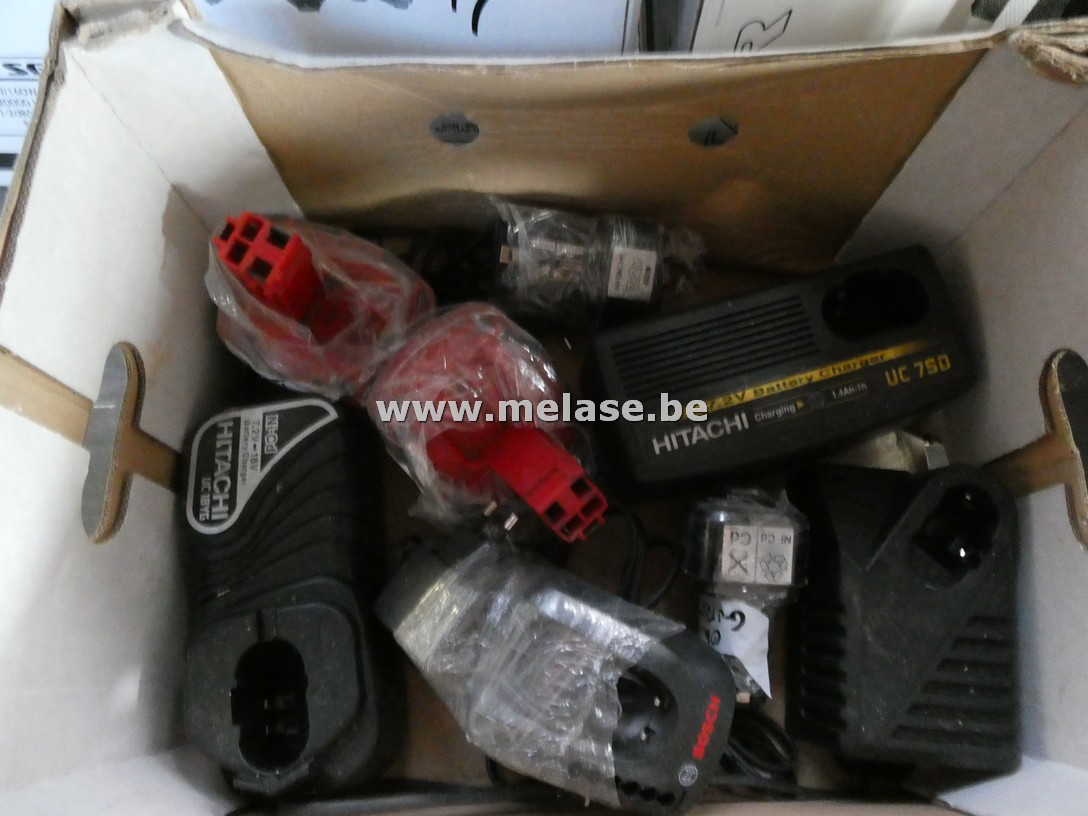 Diverse batterijen en laders