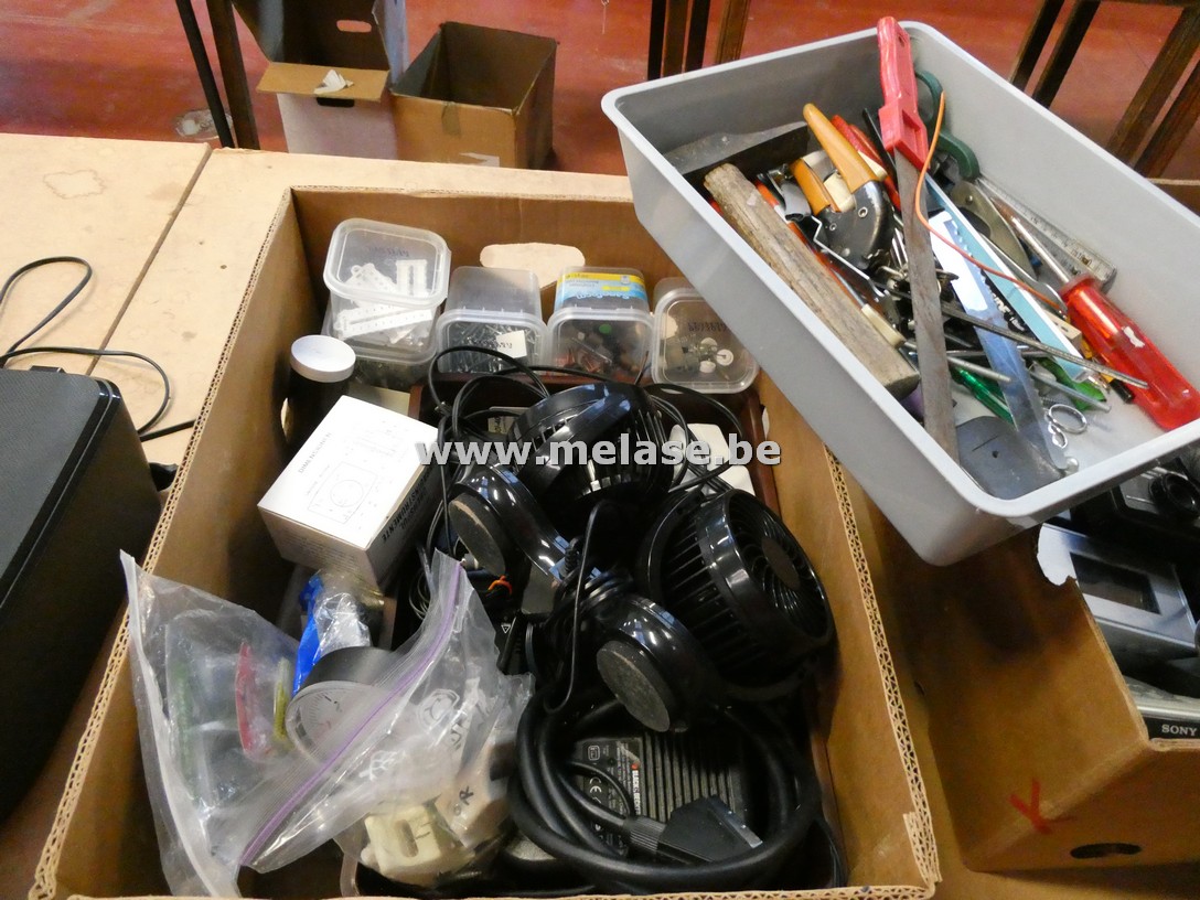 Doos divers gereedschap