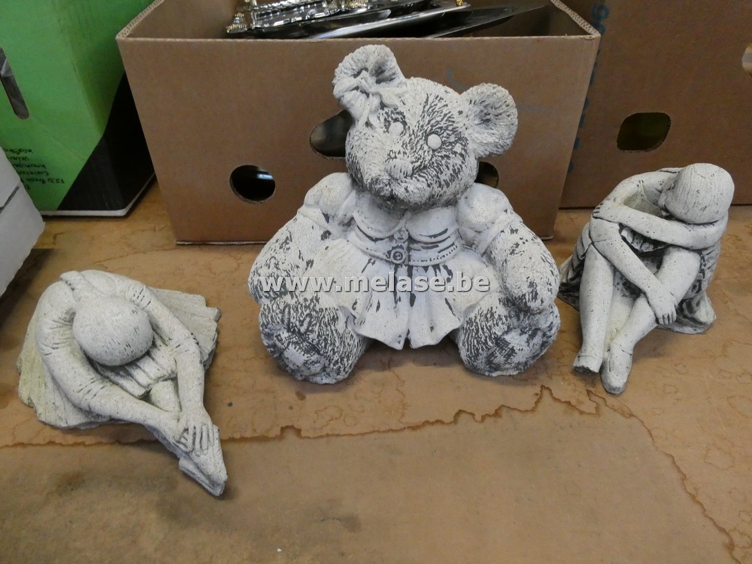 Betonnen tuinbeelden