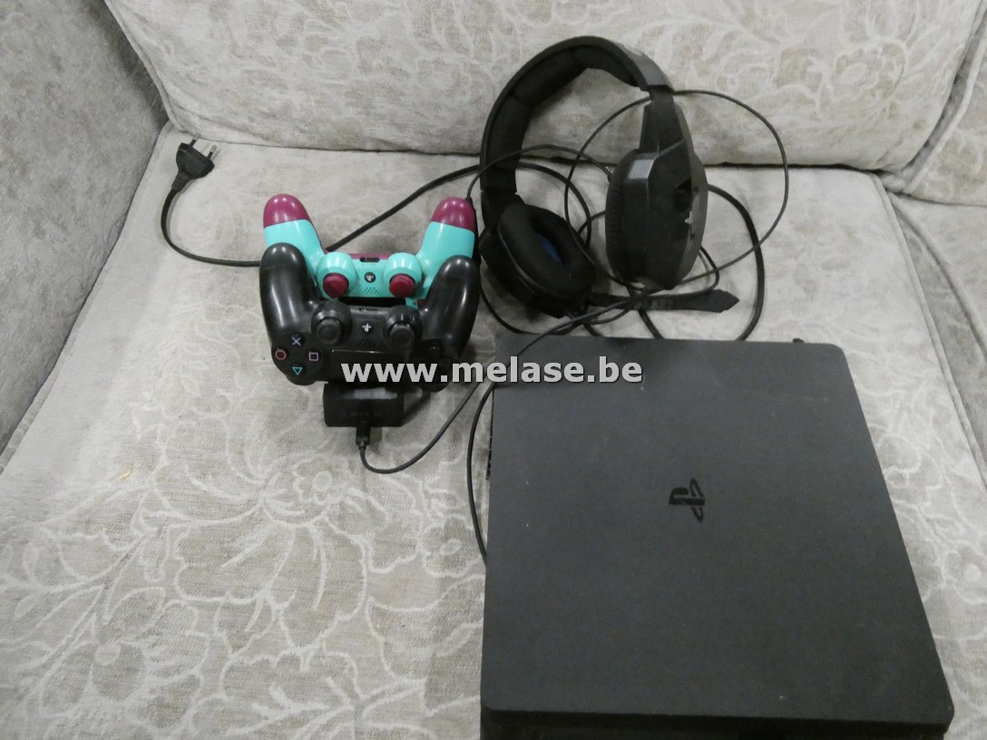Playstation 4 + toebehoren