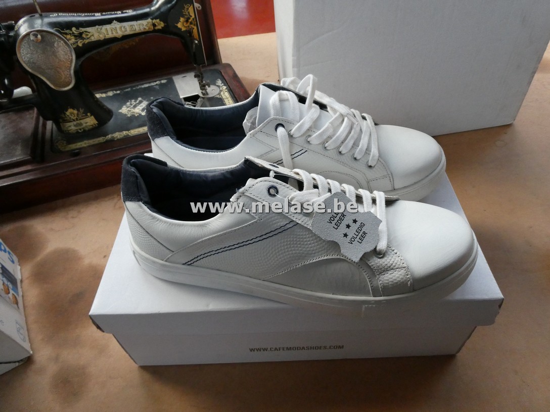 Witte sneakers "Café Moda Shoes"