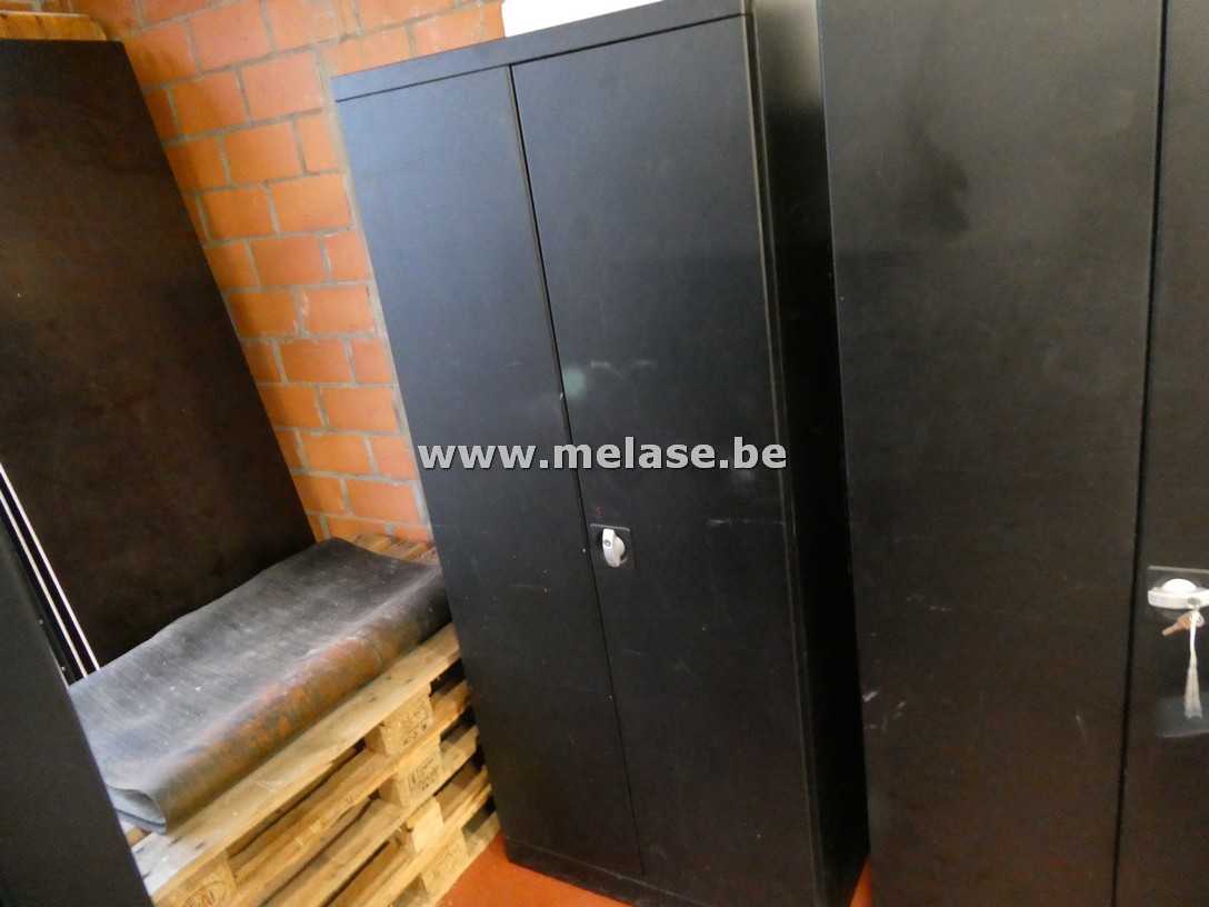 Metalen kast "zwart"