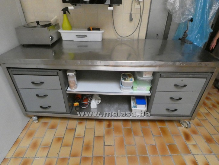 Inox werktafel op wielen