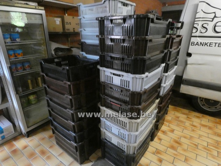 Plastiek manden/bakken