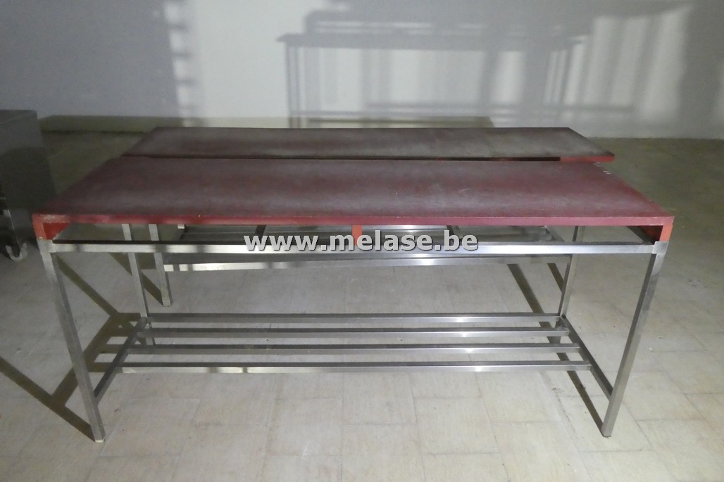 Inox werktafel  met rood blad