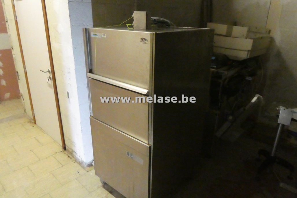 Industriële afwasmachine "Winterhalter"