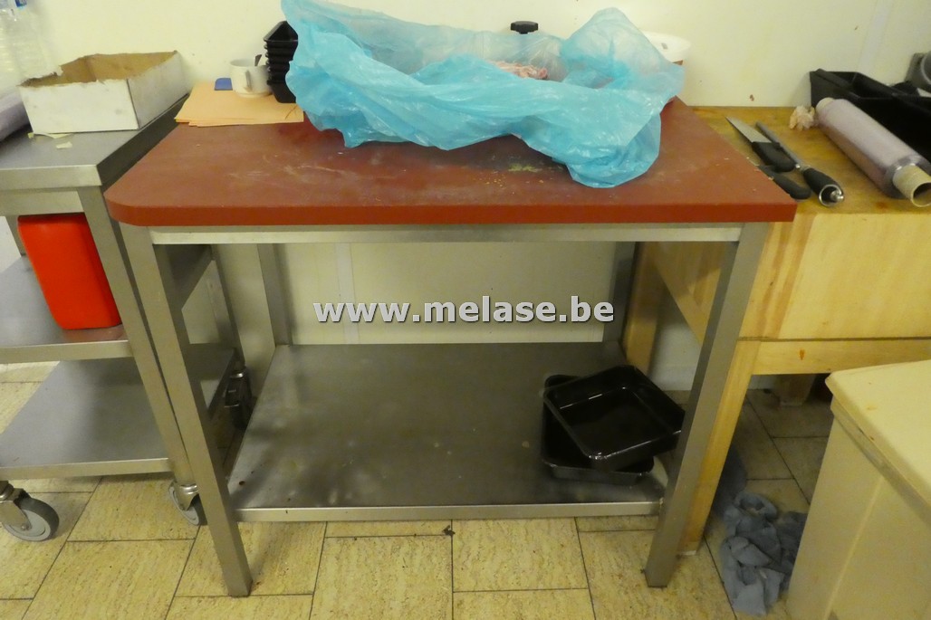 Inox werktafel  met rood blad