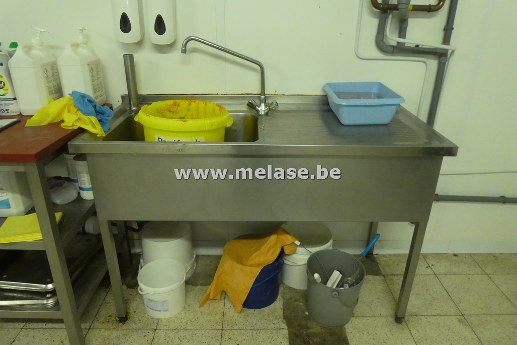 Afwasbak met kraan