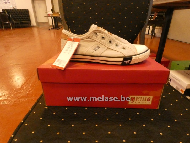Mustang Shoes - licht bruin