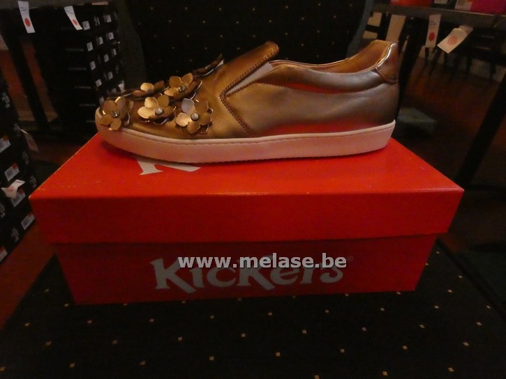 Kickers - brons/roos "bloemen"