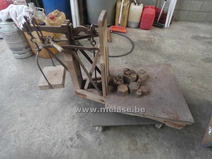 Oudtijdse weegschaal