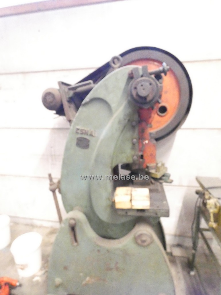 Presmachine "Esna"
