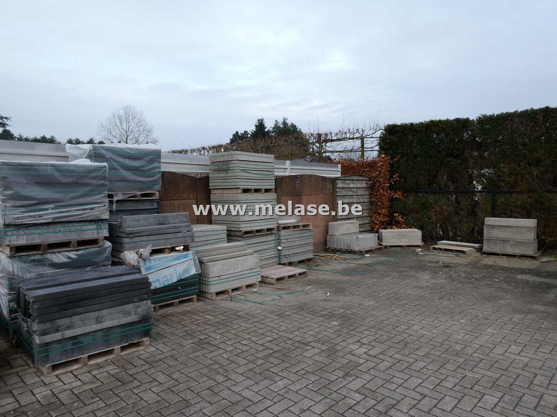 Partij restanten boordstenen