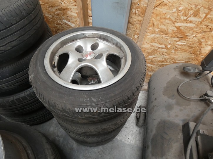 Banden "Uniroyal"