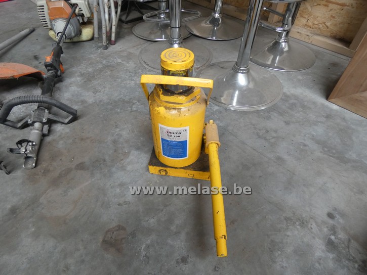 Hydraulische krik "Delta"