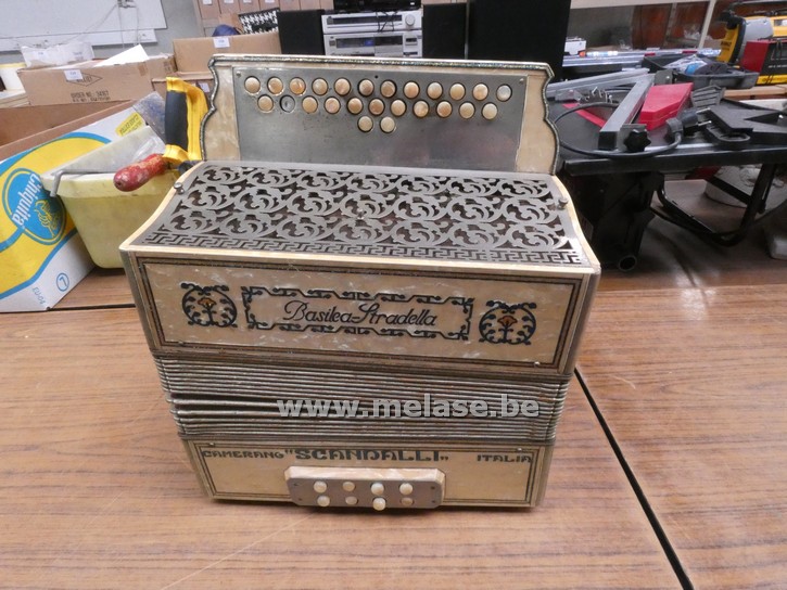 Accordeon "Basilea - Stradella - Scandalli"