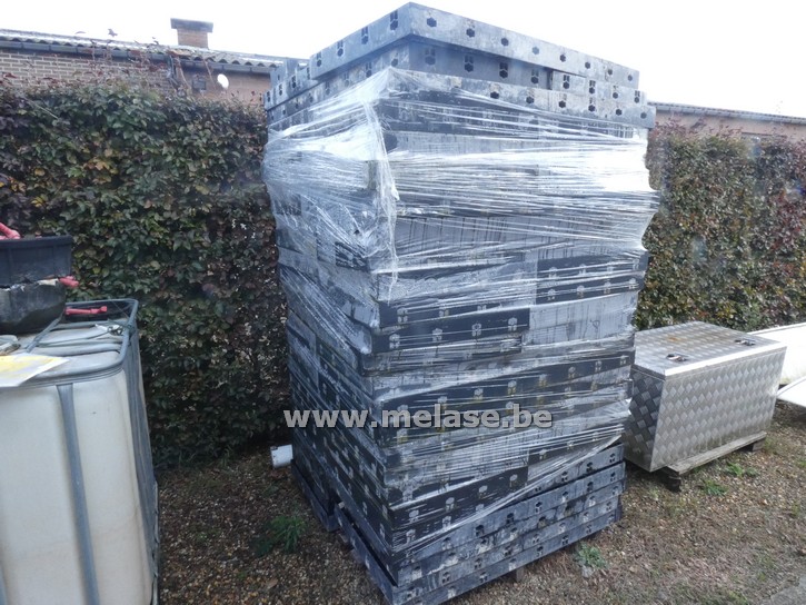 Bekistingpanelen en toebehoren