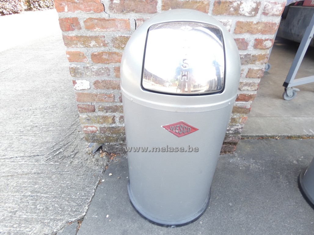 Metalen vuilnisbak "Wesco"