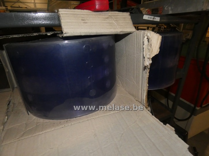 Plastieken "flappen" op rol