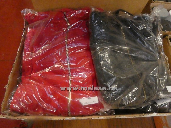 Kindervesten "grijs en rood"