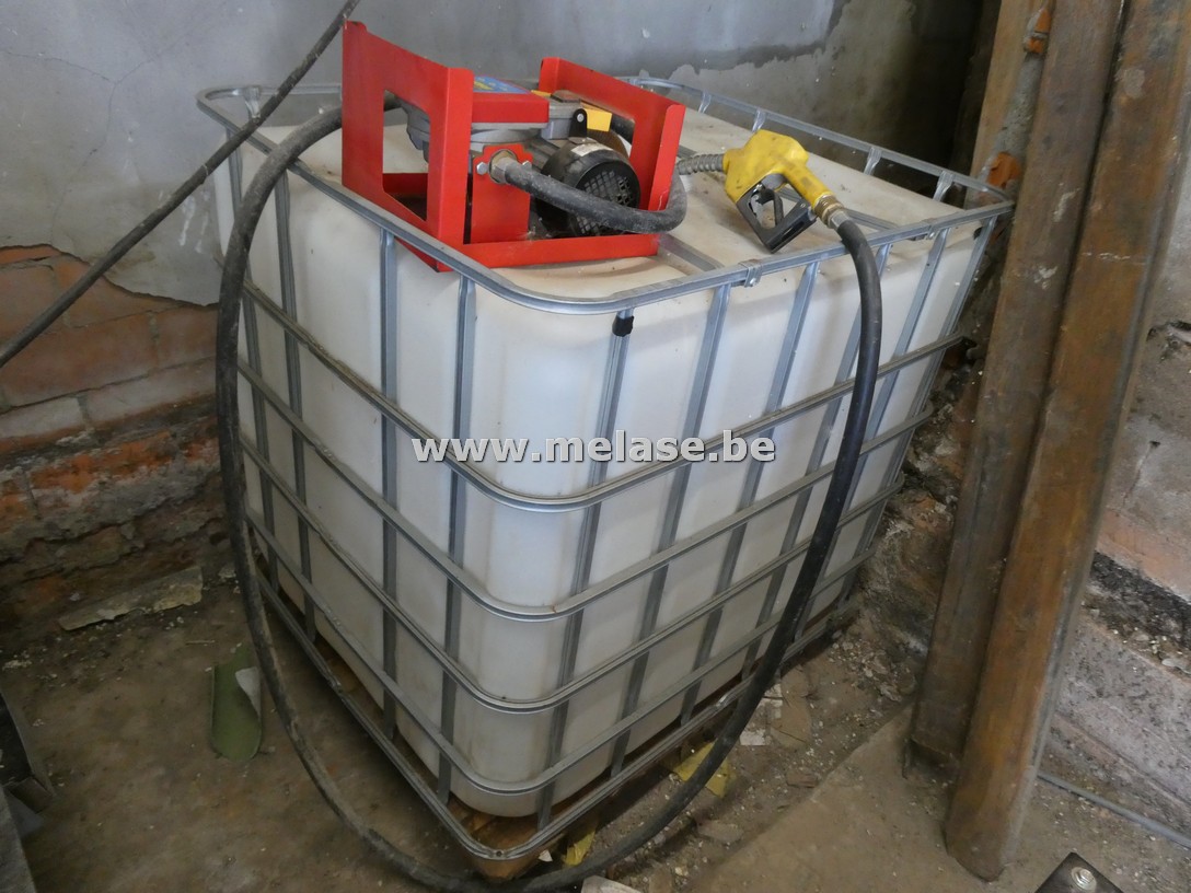 IBC vat met half automatische tankinstallatie