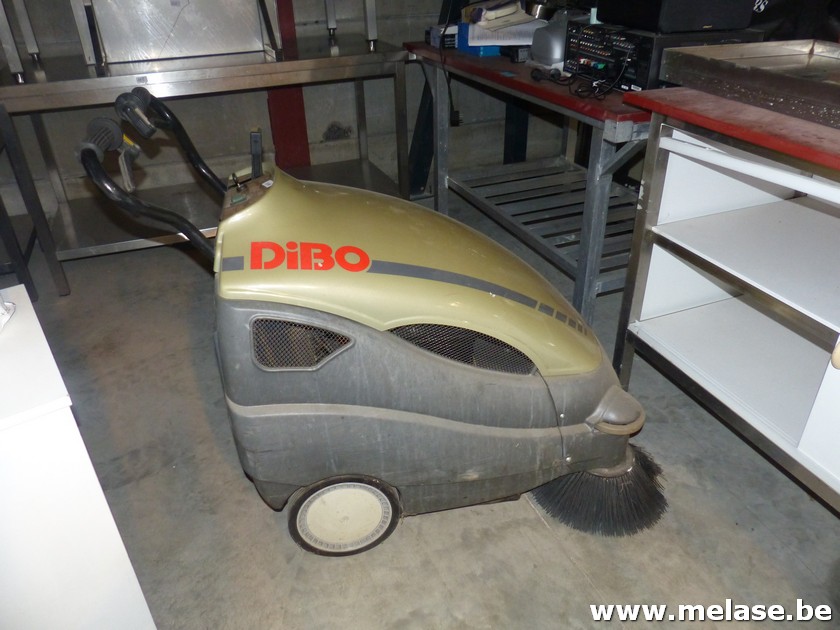 Borstelmachine "Dibo"