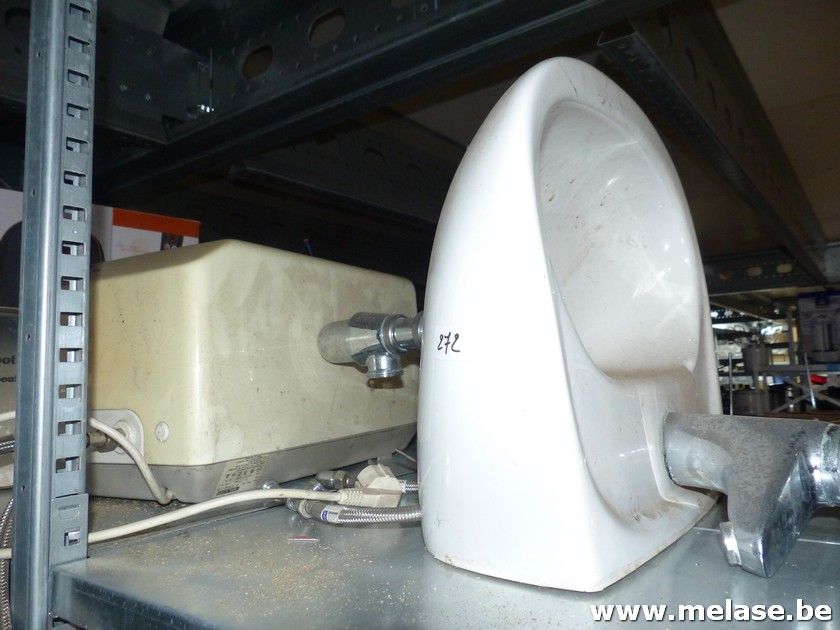 Lavabo met doorstroomboiler