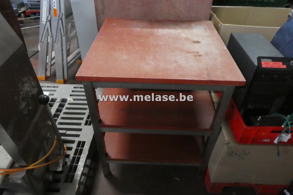 Inox werktafel met rood blad