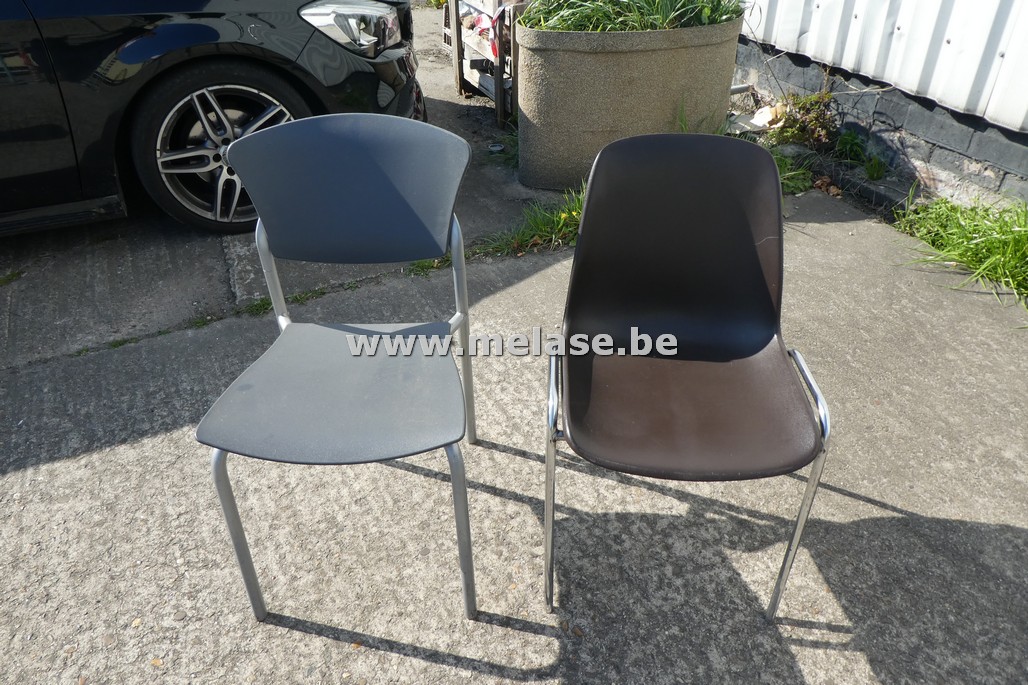 Stoelen "grijze en bruine kunststof"
